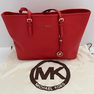 Michael Kors Jet Set Tote